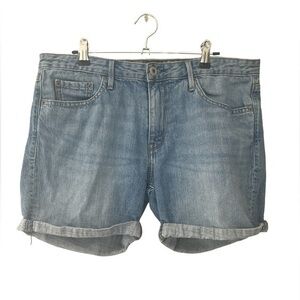 Vintage Women’s Levi’s Light Washed Worn Cowgirl Shorts Size 8